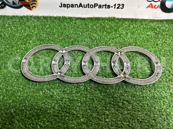 Эмблема Audi A6 2012 Audi A6 