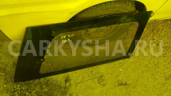 Стекло собачника Toyota TownAce 