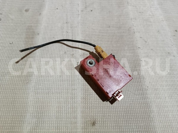 Усилитель антенны Land Rover Range Rover оригинальный номер XUI500070