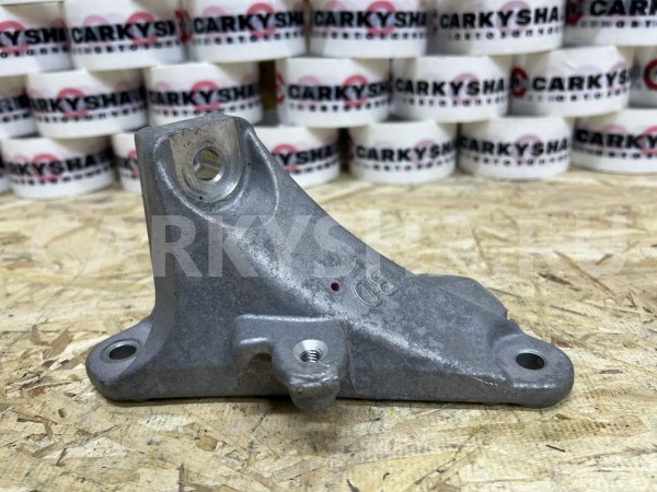 Кронштейн крепления двигателя передний Toyota Camry VIII (XV70) Рестайлинг – седан оригинальный номер 12311-25070