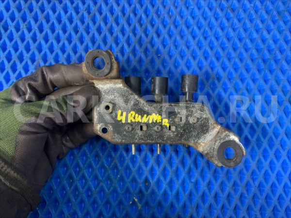 Клапан вакуумный Toyota Hilux 4Runner 2 3VZ 3.0 91 Toyota 4runner оригинальный номер 2570165021