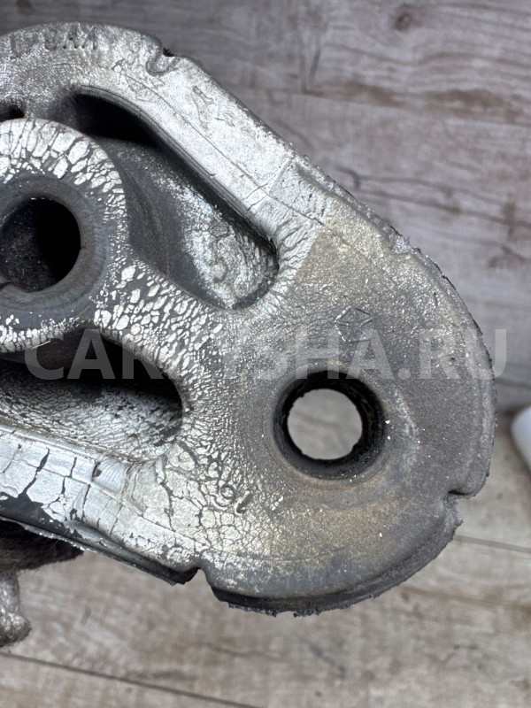 Подушка глушителя Jeep Grand Cherokee WK2 Jeep Cherokee оригинальный номер 05147179aa