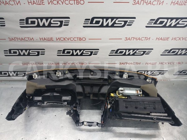 Торпедо Lexus IS 