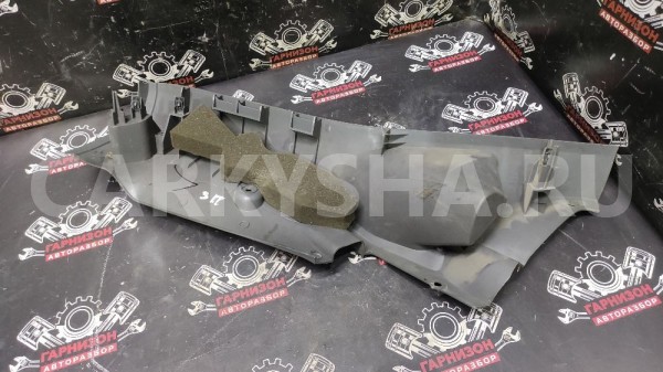 Обшивка задней стойки Форд Фокус 2 хетчбэк Ford Focus оригинальный номер 4M51A31017