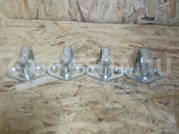 Защёлка замка двери Opel Astra J Opel Astra оригинальный номер 13270L04