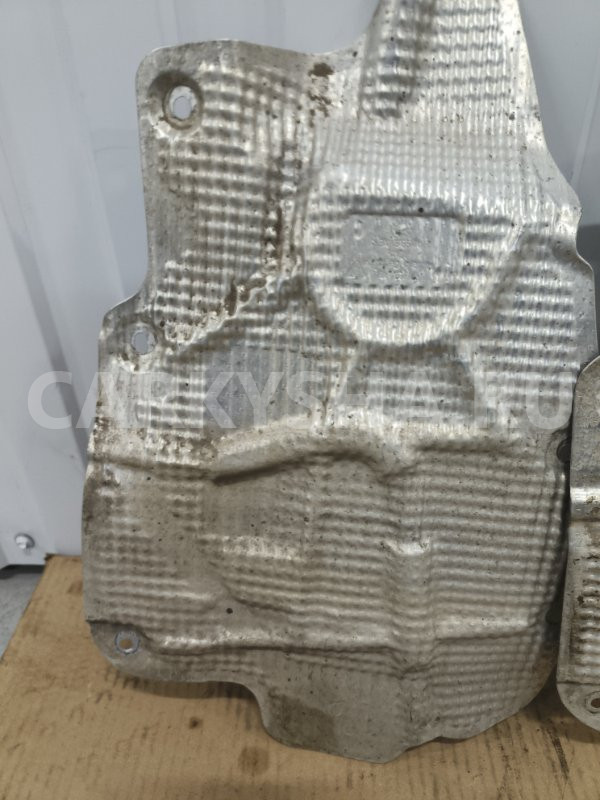 Тепловой экран Porsche Cayenne 7P5825615B Porsche Cayenne 