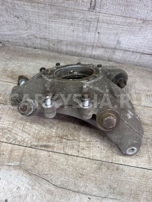 Кулак задний правый VW Touareg NF  Porsche Cayenne Volkswagen Touareg оригинальный номер 7p0505436b