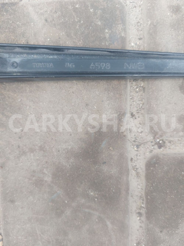 Поводок стеклоочистителя правый Toyota AvensisT250 Toyota Avensis оригинальный номер 8521105070