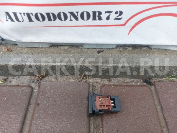 Кнопка антипробукс системы Toyota Avensis T270 Toyota Avensis оригинальный номер 8498805020
