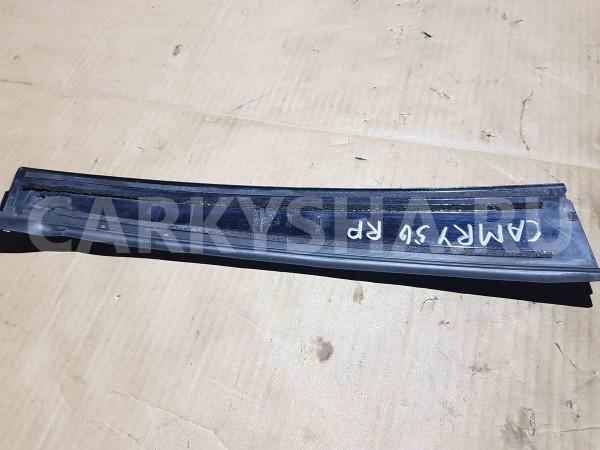 Накладка на дверь Toyota Camry XV50 рестайлинг 2 (2017—2018) Toyota Camry оригинальный номер 7576133050