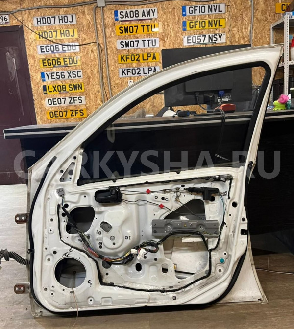 Дверь передняя правая Nissan Bluebird Sylphy оригинальный номер H01006N0MM