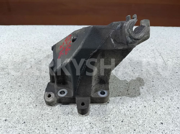 Кронштейн опоры двигателя Mercedes-Benz GL-класс X166 (2012—2016) Mercedes-Benz G-klasse оригинальный номер A2762233904