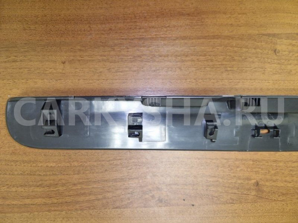 Накладка двери багажника Ниссан Кашкай J10 Nissan Qashqai оригинальный номер L262007021