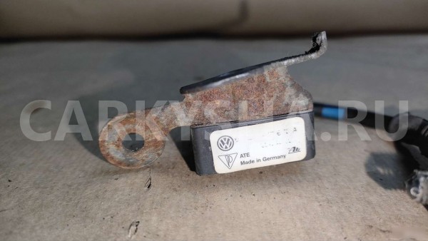 Датчик ускорения Туарег Volkswagen Touareg 