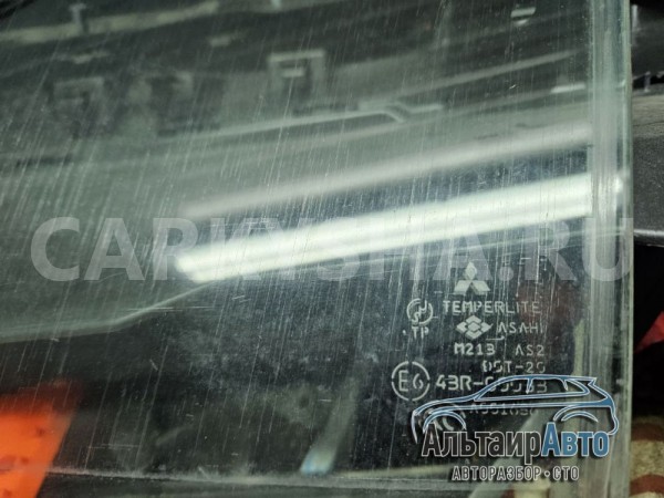 Стекло двери передней правой Pajero 3 Mitsubishi i 