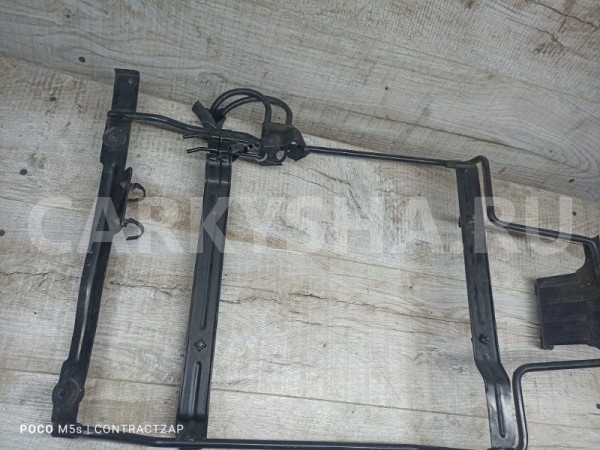 Кронштейн интеркулера Hyundai Santa Fe II (2005—2010) Hyundai Santa Fe оригинальный номер 2827327800