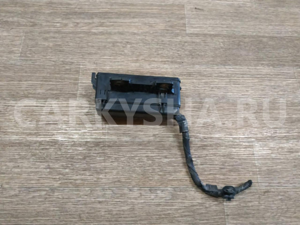 Блок предохранителей подкапотный Toyota Avensis оригинальный номер 8266205080