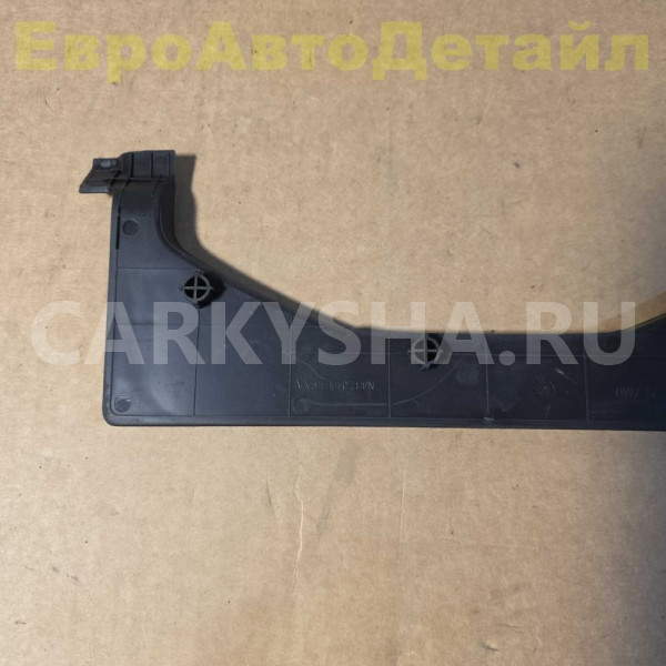 Коврик в торпедо Land Rover Defender 2 (L663) Land Rover Defender оригинальный номер LR153013