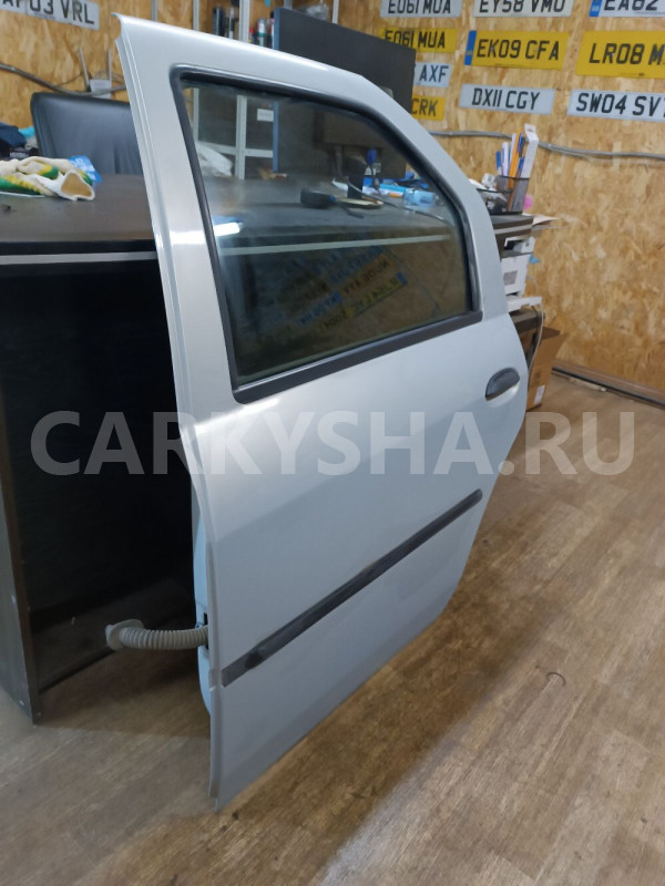 Дверь задняя левая Renault 20 оригинальный номер 821017311R