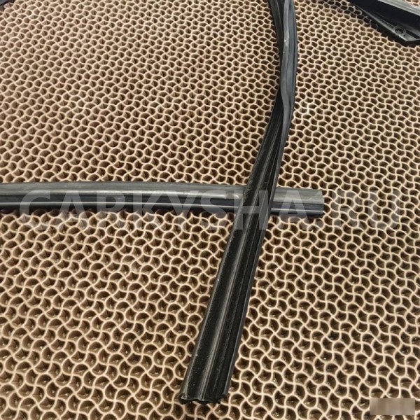 Направляющая резинка стекла BMW X1 