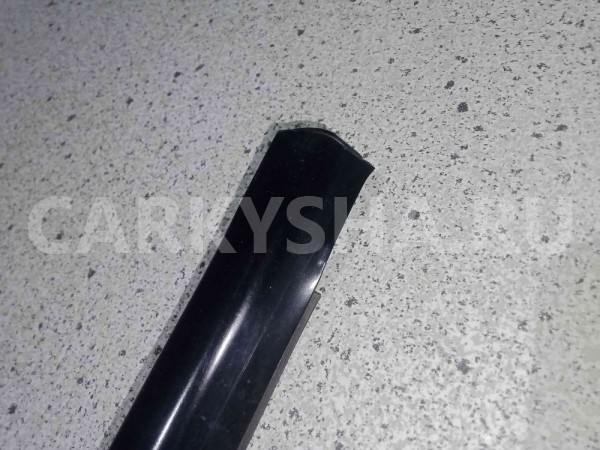 Накладка стекла Kia Rio II рестайлинг (2009—2011) Kia Rio оригинальный номер 833311G000