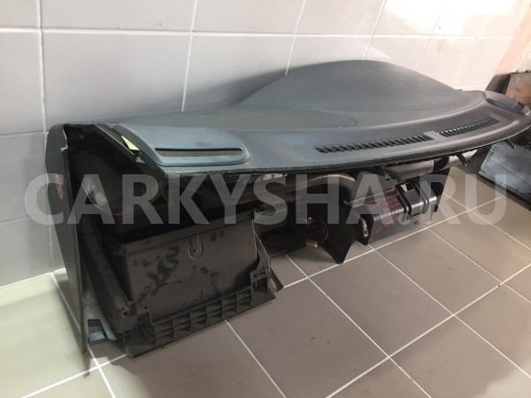 Торпеда Daihatsu YRV 2002 г Daihatsu YRV 