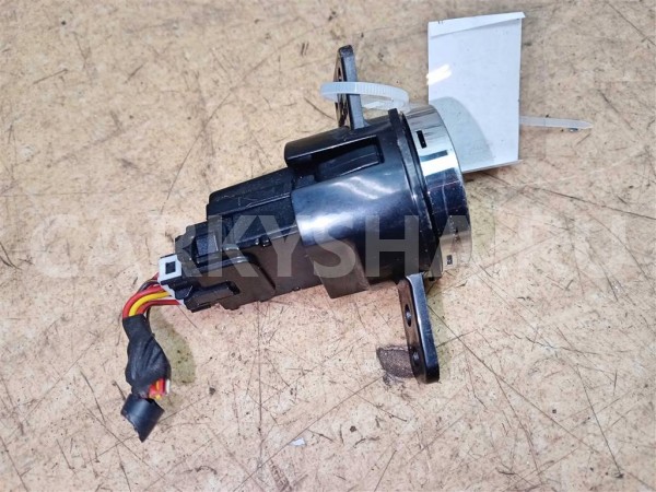 Название детали Кнопка Модель KIA Sorento XM Kia Sorento оригинальный номер 95430-2P450