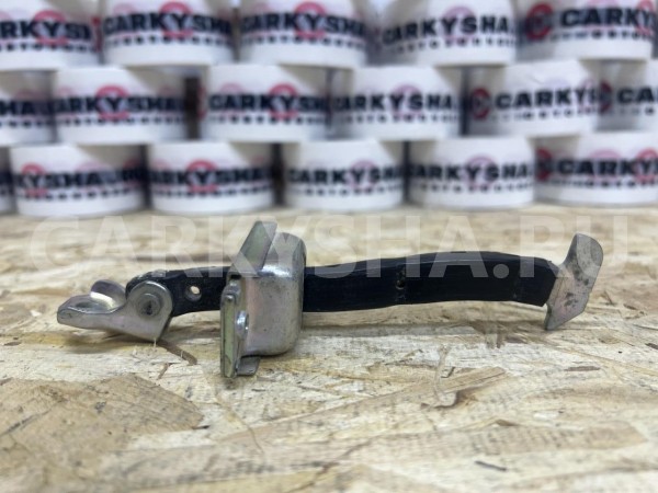 Ограничитель двери задний Toyota Hilux VIII Рестайлинг – пикап двойная кабина оригинальный номер 68630-0K091