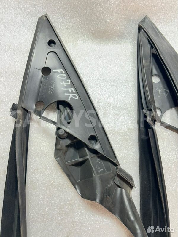 Уплотнитель двери BMW 5 F07 N55B30 2010 BMW 5er оригинальный номер 51 33 7 196 333