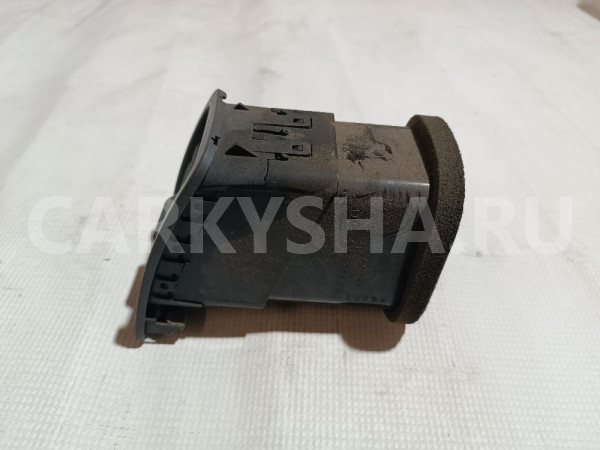 Дефлектор воздушный Mitsubishi Diamante оригинальный номер MR739069