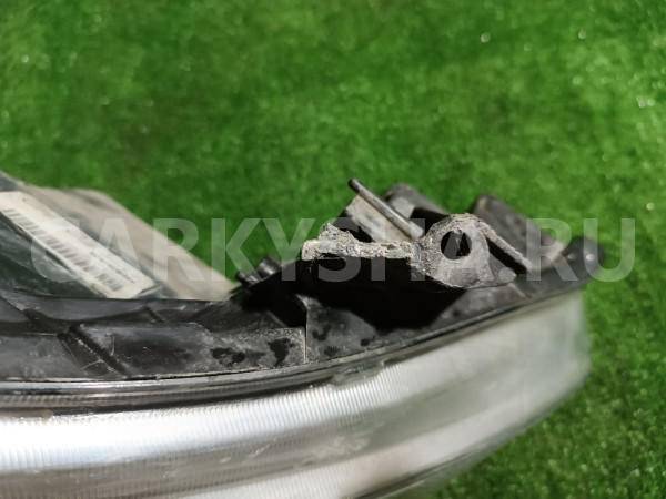 Фара правая Nissan Tiida оригинальный номер 26010EM00A