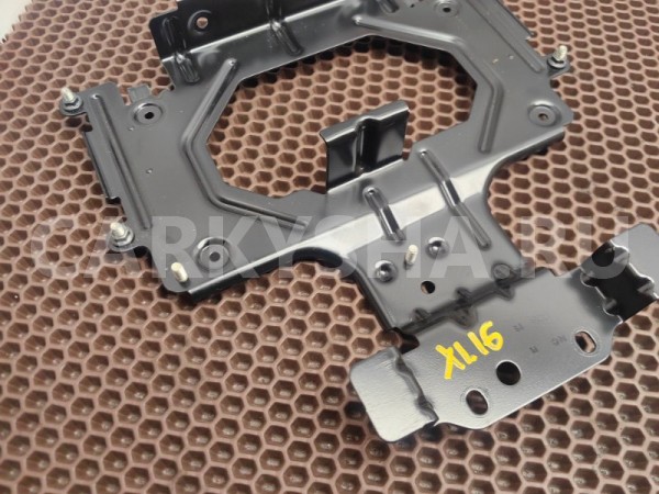 Кронштейн блоков в багажнике BMW X1 