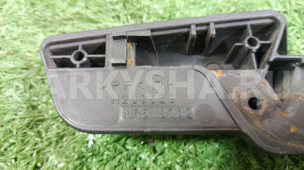 Ручка сиденья Mitsubishi Outlander I (2002—2009) Mitsubishi i оригинальный номер MR513732