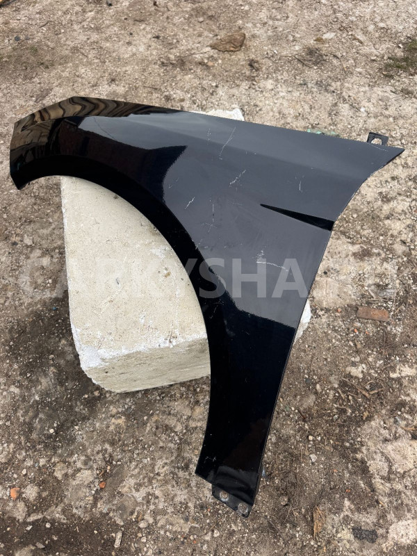 Крыло переднее левое Ford Focus 3 чёрное Ford Focus оригинальный номер 1847623