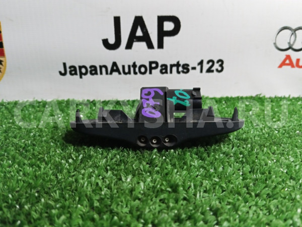 Форсунка омывателя правая Audi A4 2013 Audi A4 