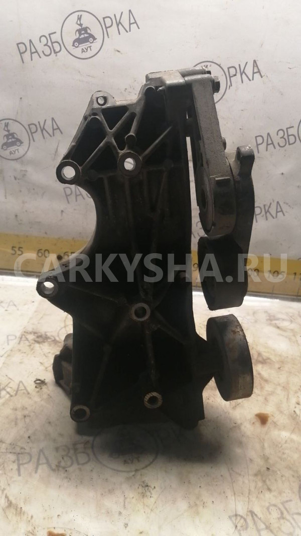 Кронштейн навесного Audi A4 B6 B7 1.8 Audi 200 оригинальный номер 06D903141G