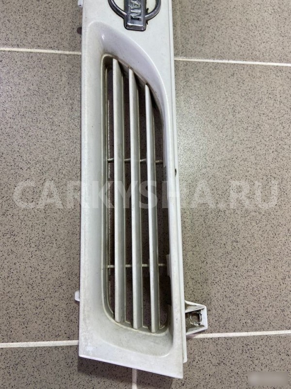 Решетка радиатора Nissan Pulsar 1993 г Nissan Pulsar оригинальный номер 62310