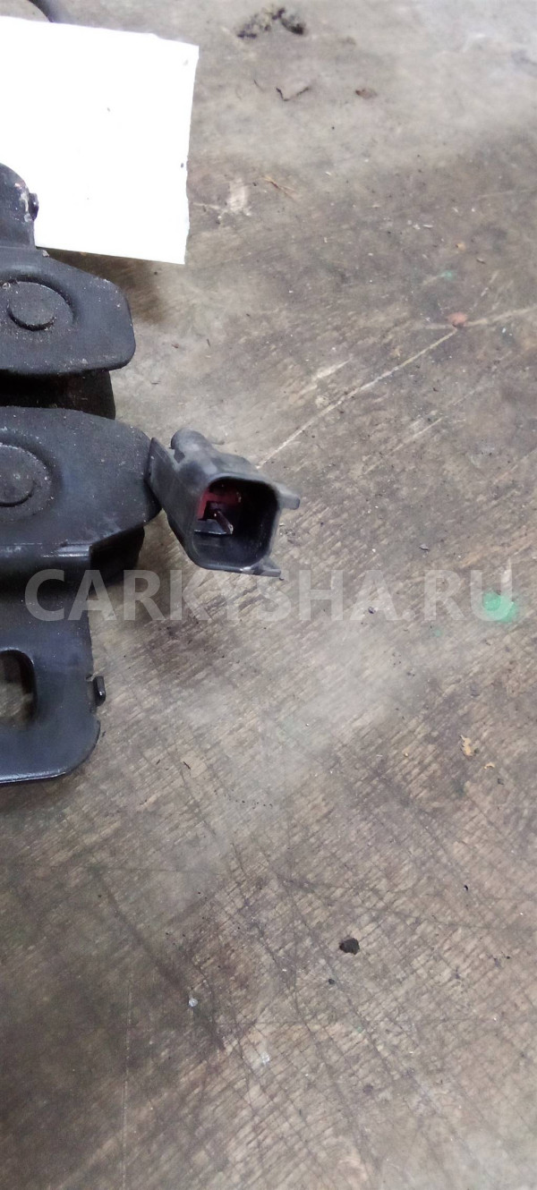 Замок капота правый Volvo V70 2007-2013 Volvo V70 оригинальный номер 31356007