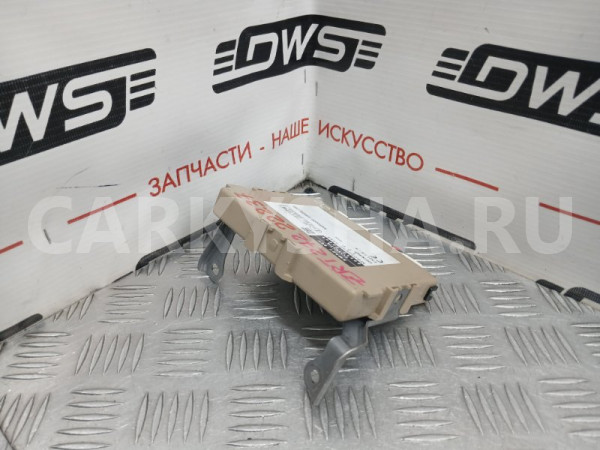 Блок управления центральным замком Toyota Avensis 