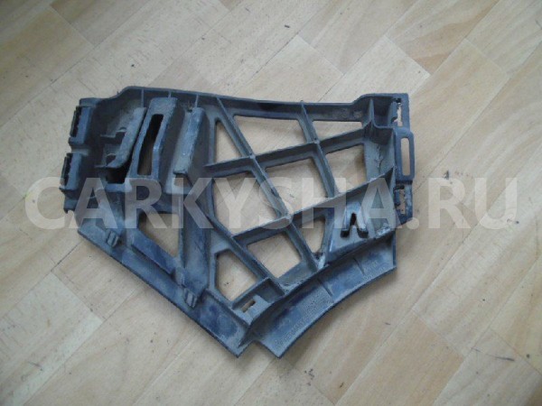 Крепеж бампера Volkswagen Golf Mk5 (2003—2009) Volkswagen Golf оригинальный номер 1K6807378