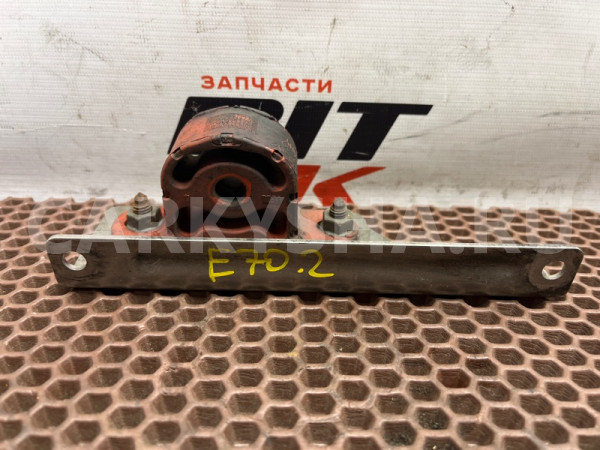Кронштейн глушителя BMW X5 оригинальный номер 18 20 8 512 362, 18 20 8 512 362, 18208512362, 8512362, 18 30 7 802 829, 18307802829, 7802829