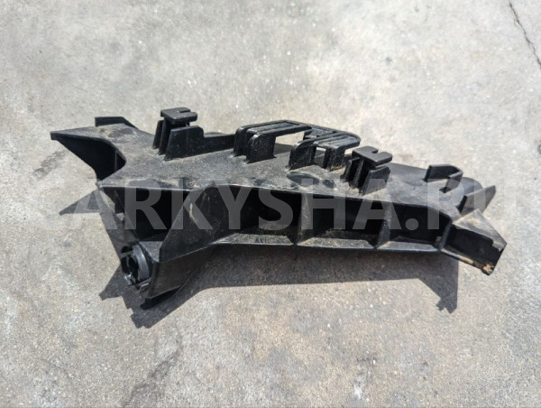 Крепление бампера Toyota Harrier оригинальный номер 5215548050