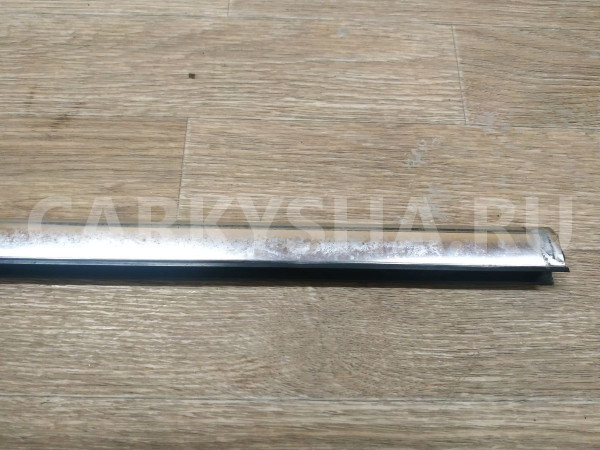 Накладка стекла переднего правого Ford Mondeo оригинальный номер 1742006