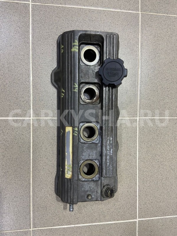 Клапанная крышка 4S Toyota Vista 1994 г Toyota Ist 