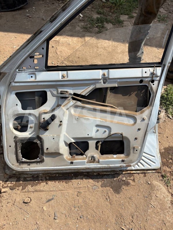 Дверь передняя правая ВАЗ (LADA) 2110 I (1995—2014) ВАЗ (Lada) 2110 оригинальный номер 21100610001400