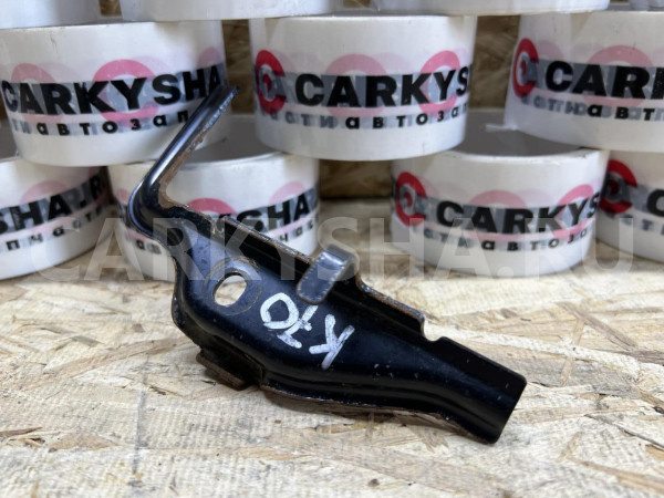 Крепеж аккумулятора Toyota Camry VIII (XV70) Рестайлинг – седан оригинальный номер 74482-33020