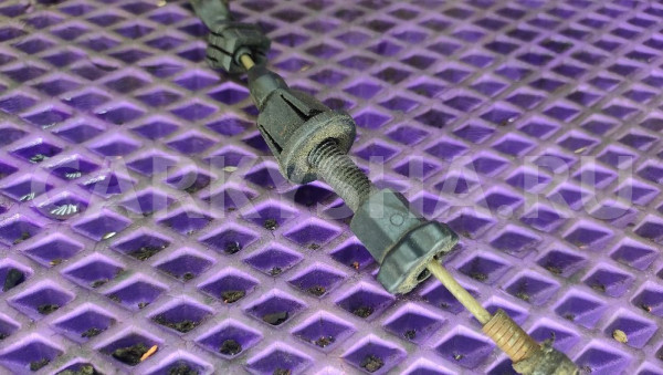 Тросик газа Mercedes-Benz W124 M103 Mercedes-Benz W124 оригинальный номер 1243001530