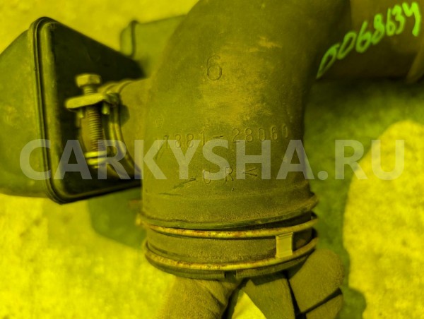 Патрубок воздушного фильтра Toyota Caldina 