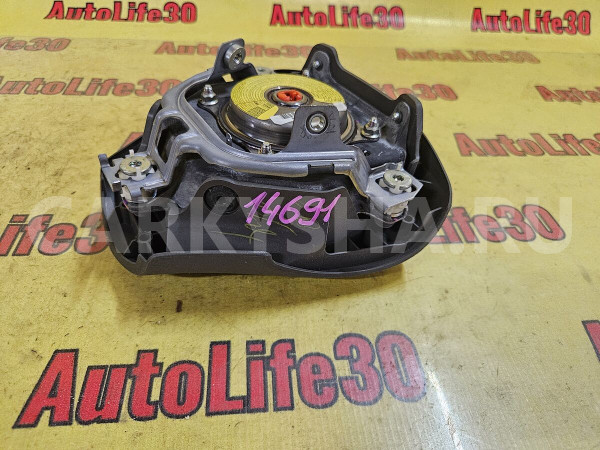 Подушка безопасности в рулевое колесо Toyota Corolla оригинальный номер 4513002290B0