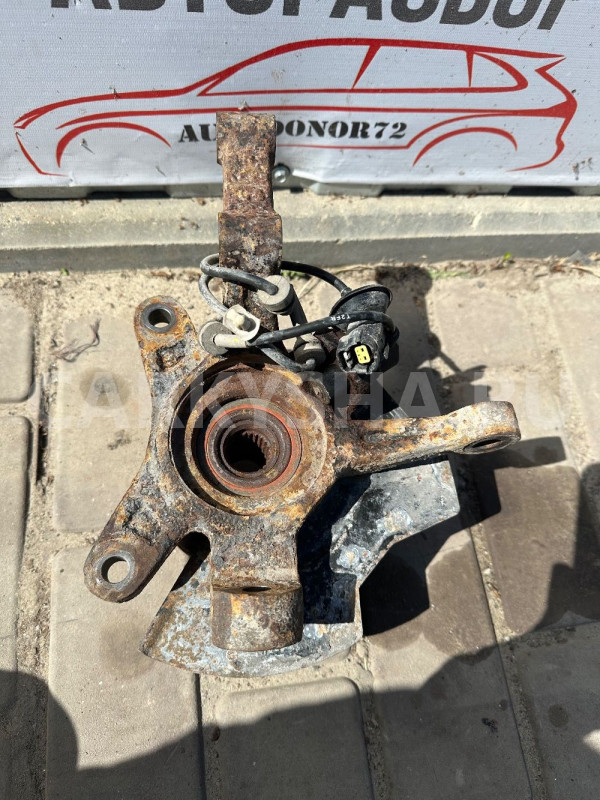 Кулак поворотный передний прав Chevrolet Aveo T250 Chevrolet Aveo оригинальный номер 96870492
